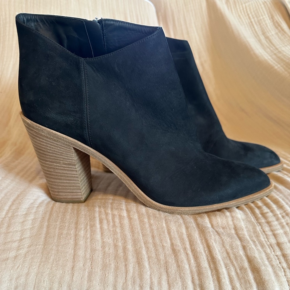 New Vince Suede Ankle Bootie Size 11